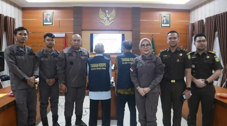 Kejari Inhil Tetapkan Tiga Tersangka Korupsi di BPR Gemilang Berstatus Tahanan Kota