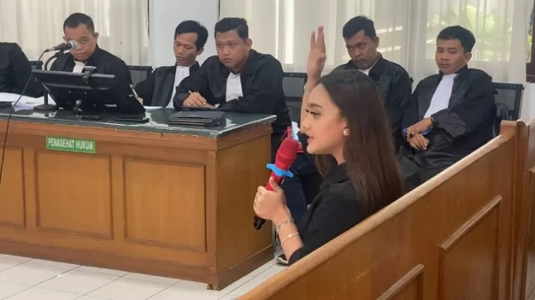 Cut Salsa di Persidangan: Saya Hanya Membela Diri