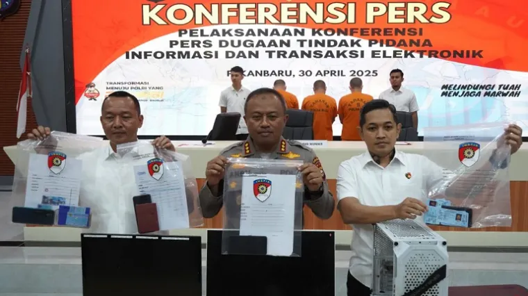 Polda Riau Ungkap Jasa Pemalsuan Dokumen, 4 Orang Ditangkap Termasuk Honorer