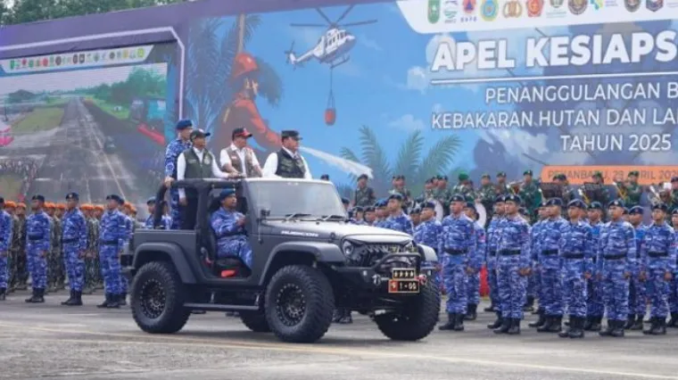 Menko Polkam Pimpin Apel Kesiapsiagaan Nasional Karhutla 2025 di Pekanbaru