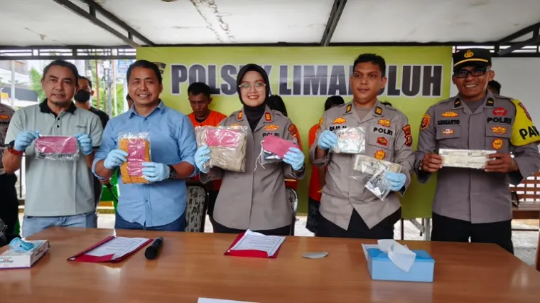 Pressconpres Kapolsek Limapuluh ,AKP Viola Dwi Anggreni bersama Wakapolsek, Raja dan Kanit Reskrim