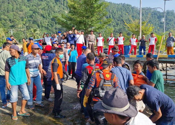 Pria di Padang Tenggelam saat Cari Besi Bekas di Perairan Bungus, Korban Ditemukan Meninggal. (Foto: Dok istimewa)