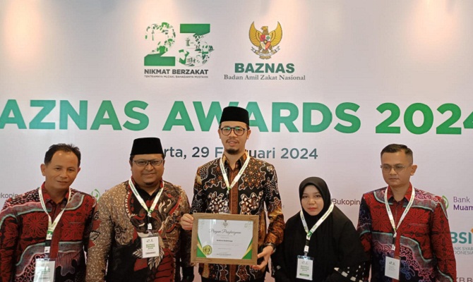 Wali Kota Bukittingi terima Baznas Award
