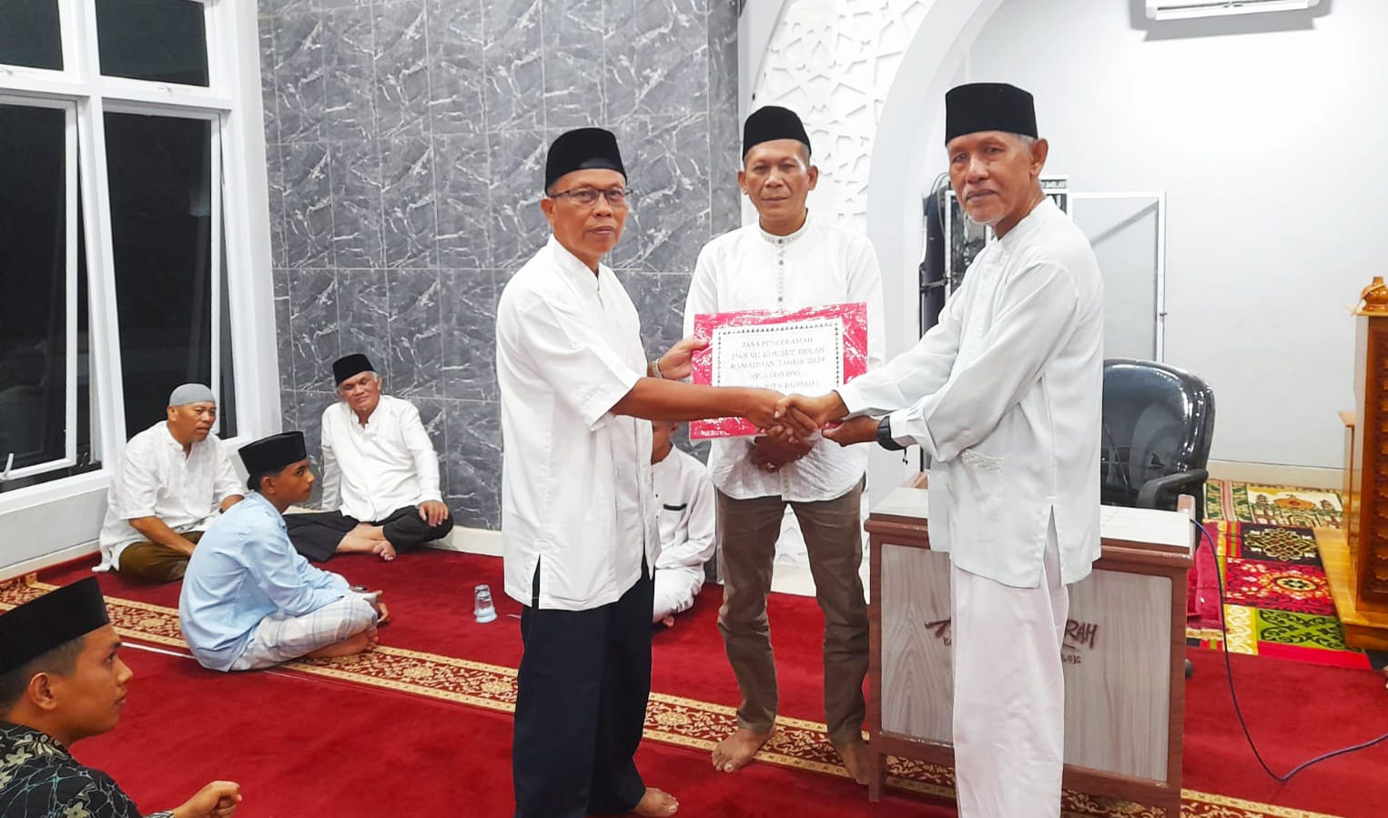 Foto Hari Kedua TIm IX Ramadan 1445 H Pemko Solok, Silaturahmi Dengan Jemaah Masjid Al Munawarah Nan Balimo