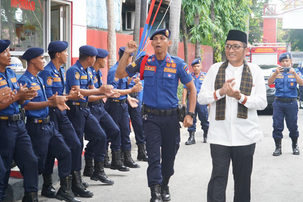 Foto Hendri Septa Meminta Dinas Damkar Tingkatkan Layanan untuk Menjaga Masyarakat