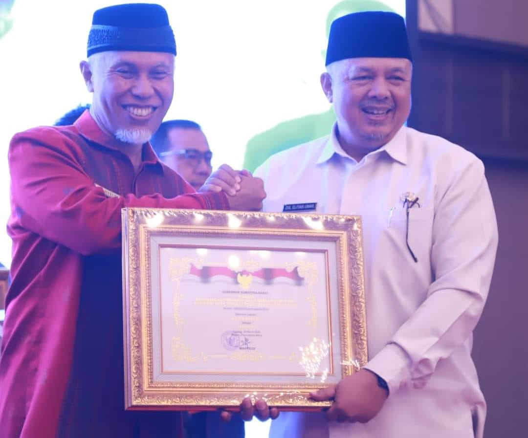 Foto Kota Solok Menerima Penghargaan Pembangunan Daerah (PPD) Tahun 2024
