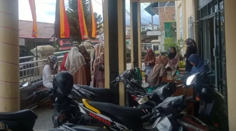 Kegiatan BPJS Kesehatan keliling ketika melayani masyarakat