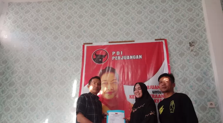 Dr. Rodi Chandra Serahkan Formulir Pendaftarannya Secara Sah Ke Partai PDIP