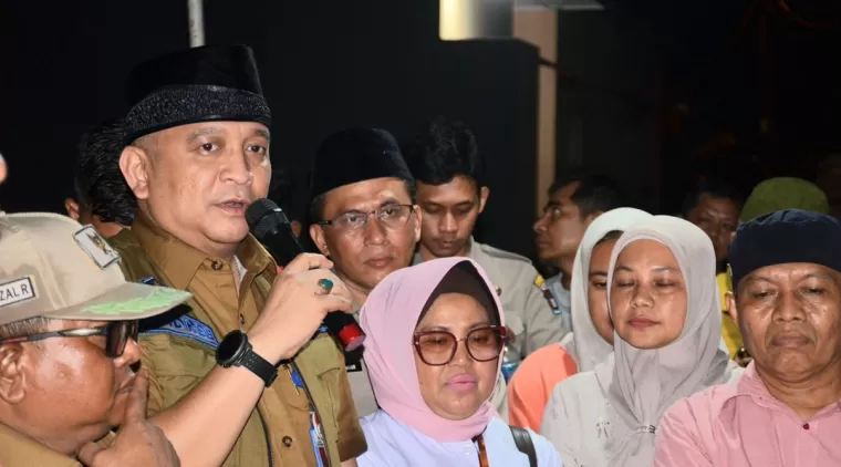 Jenazah Korban Longsor Sitinjau Lauik Dilepas dan Disolatkan oleh Plh Wako Padang Andree Algamar