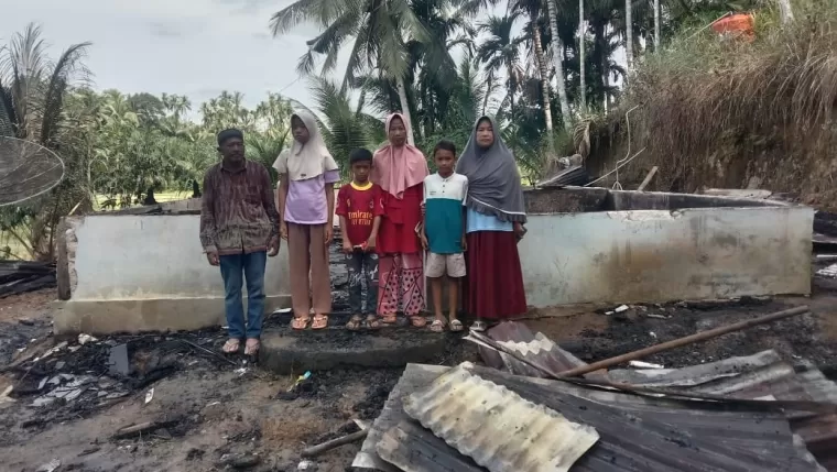 Satu rumah dibukit malintang hangus terbakar