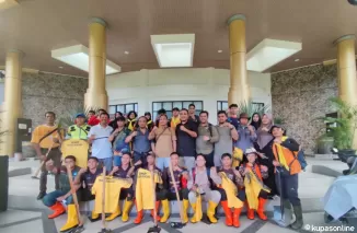 Aksi Cepat Tanggap, Tim Satgas Peduli Bencana UNP Berdirikan Posko di SMAK N 1 Ampek Angkek Agam