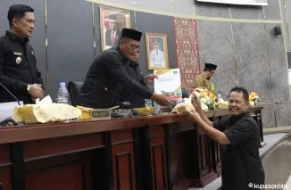 DPRD Kota Padang Mengakhiri Masa Sidang I dan Mulai Masa Sidang II Tahun 2024 dengan Rapat Paripurna