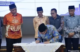 Bupati agam menanda tangani komitmen bersama