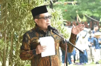 Pj Wako Payakumbuh Jasman dalam sambutannya di halaman kantor Balaikota Payakumbuh, Jumat 17 Mei 2024.