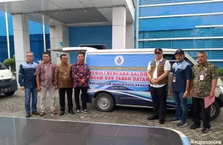 Perumda Air Minum Kota Padang Memberikan Bantuan kepada Korban Banjir Bandang Tanah Datar dan Agam