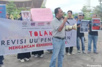 Puluhan Jurnalis Dalam KMPSB Menentang Perubahan UU Penyiaran