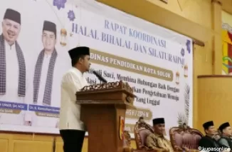 Wawako Ramadhani Kirana Putra memberi sambutan diacara Rakor,HBH dan Silaturahmi Dinas Pendidikan Kota Solok