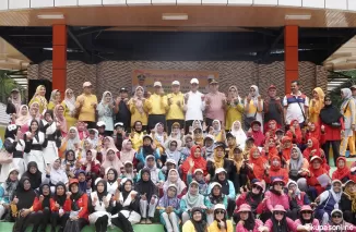 Bupati Limapuluh Kota Safaruddin dalam kegiatan senam bersama untuk memperingati Hari Lanjut Usia Nasional tahun 2024 (HLUN), Minggu 22 Juni 2024.