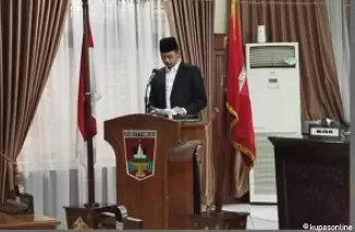 Wako Bukittinggi memberi jawaban pandangan fraksi tentang Ranperda RPJMD