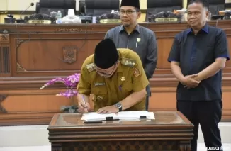 Bupati Agam Andri Warman dan Ketua DPRD Agam Novi Irwan lakukan penandatanganan Nota Kesepakatan Rancangan Kebijakan Umum Anggaran