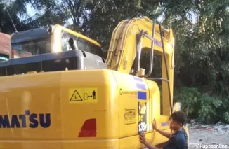Excavator baru sedang parkir.(Trisnaldi)
