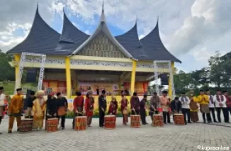 Alek Pekan Budaya kabupaten Limapuluh Kota tahun 2024 ini digelar di RTH Mahkota Berlian di Sarilamak, Kecamatan Harau, Senen 1 Juli 2024.
