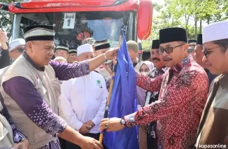 Ratusan Masyarakat Antusias Menyambut Kedatangan 204 Jamaah Haji Payakumbuh, Jumat 5 Juli 2024.