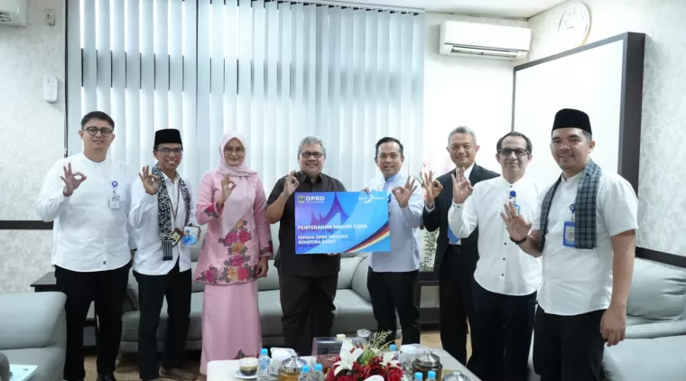 Ketua DPRD Sumbar Apresiasi Inovasi Bank Nagari Berikan Kartu E-Toll untuk Anggota Dewan