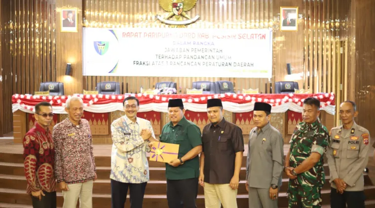 Bupati Hendrajoni Hadiri Rapat Paripurna DPRD Pessel, Bahas 3 Ranperda Penting Demi Kemajuan Daerah