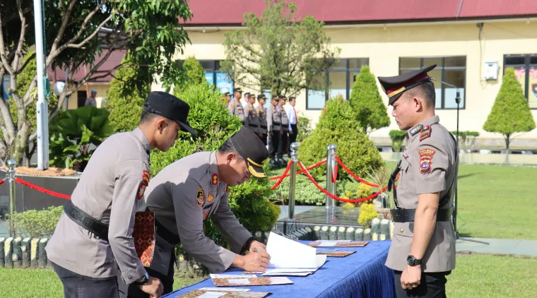 Kapolres Pasaman Barat Pimpin Serah Terima Jabatan PJU Polres dan Beberapa Kapolsek