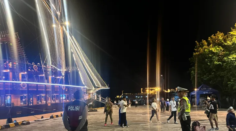 Pengamanan Wisatawan Usai Dinner Cruise di Dermaga Timur Pelabuhan Benoa
