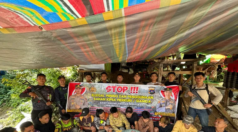 Tim Gabungan Satreskrim Polres Solsel Gerebek Tambang Emas Ilegas, 10 Orang Berhasil Diamankan