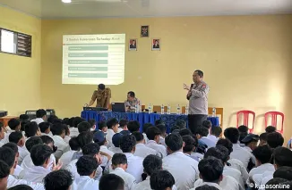 Cegah Kenakalan Remaja dan Pelecehan Seksual, Kasat Binmas Polres Lebak berikan Penyuluhan di SMPN 2 Sajira