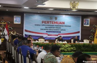 Kadisbun Kalteng Hadiri Pertemuan Strategis Komisi V DPR RI Bahas Infrastruktur di Istana Isen Mulang