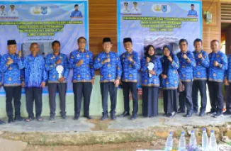 Walikota Payakumbuh Zulmaeta foto bersama dengan pengurus Korpri Payakumbuh, Kamis 17 April 2025.