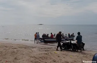 tiga warga Bawan Kecamatan Ampek Nagari yang sebelumnya dikabarkan hilang dan diduga hanyut di Pantai Tiku, Kecamatan Tanjung Mutiara, Kabupaten Agam, telah ditemukan dalam keadaan selamat