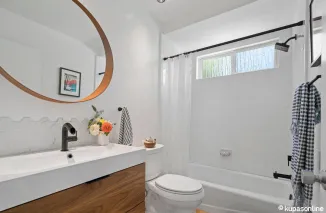 Tips Memasang Jendela Kamar Mandi yang Menjaga Privasi dan Menambah Keindahan