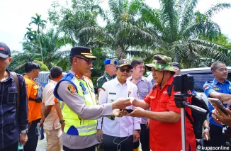 Wabup Rohman Tinjau dan Temui Korban Banjir di Tungkal Jaya