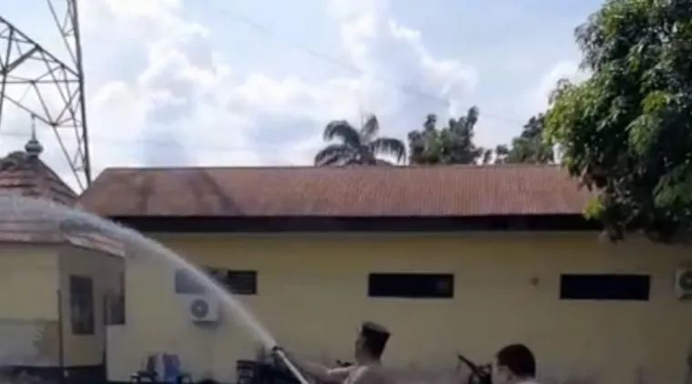 Antisipasi Musim Kemarau, Polsek Indralaya Lakukan Pengecekan Alat Mesin Pompa Air