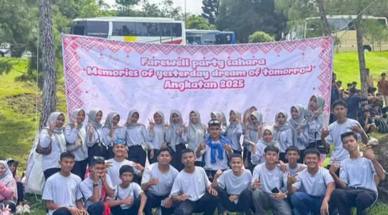 Bertempat di objek wisata Malibo Anai, kabupaten Padangpariaman, Sabtu 26 April 2025 lalu,  SMPN 1 Harau, kabupaten Limapuluh Kota diduga melabrak surat edaran kepala dinas Pendidikan setempat.