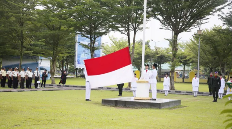 UNP Gelar Upacara Hardiknas 2025, Gaungkan Semangat Pendidikan Inklusif dan Inovatif