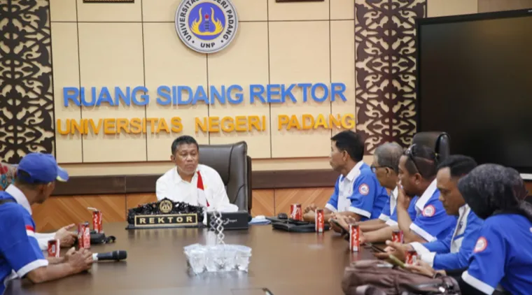 UNP Terima Kunjungan DPW MOI Sumbar, Bahas Peran Media Online dalam Dunia Pendidikan