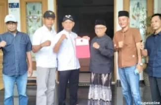 Kades Minggirsari bersama Ketua DPC PDIP Kab Blitar Rijanto