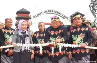 Wali Kota Blitar Santoso didampingi Wakil Walikota buka Bazar Jadoel Blitar 2024