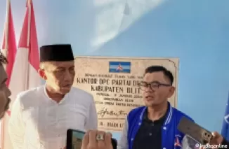 Bacalon Bupati Blitar M Sulistio no (Kelik) bersama Keta DPC Demokrat Kab Blitar Edi Masna.