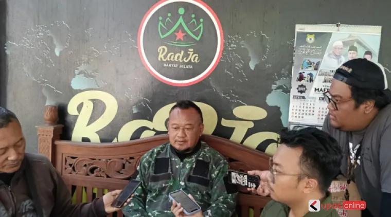 Ketua RaDja Tugas Nonggol Dili Prasetiono saat di wawancarai media