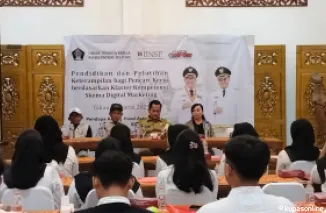 Dinas Tenaga Kerja (Disnaker) Kabupaten Blitar menggelar pelatihan keterampilan digital marketing yang dibiayai dari Dana Bagi Hasil Cukai Hasil Tembakau (DBHCHT) Tahun Anggaran 2025.