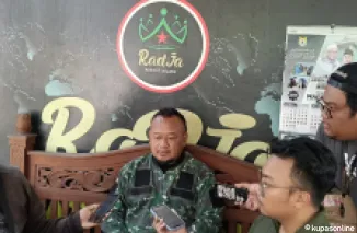 Ketua RaDja Tugas Nonggol Dili Prasetiono saat di wawancarai media