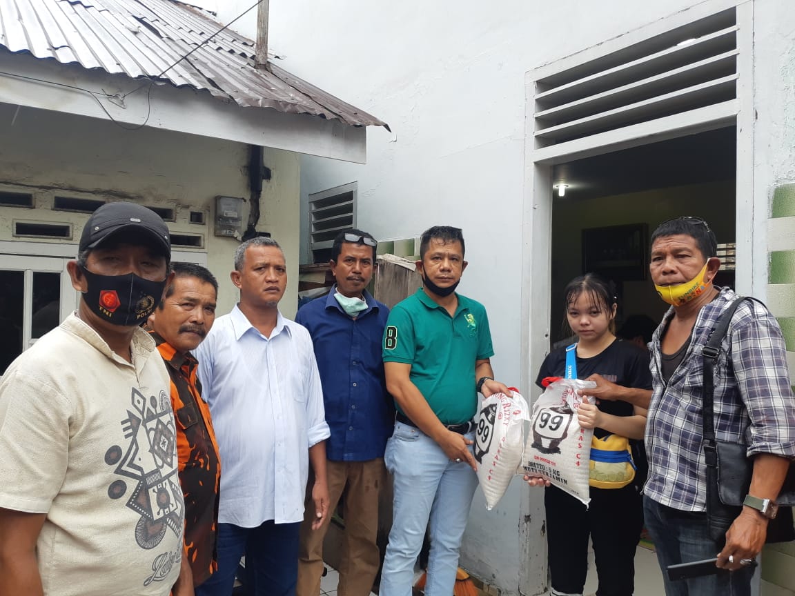 Ketua Pewarta Berikan Santunan Kepada Keluarga Almarhum Jon Naek Silalahi