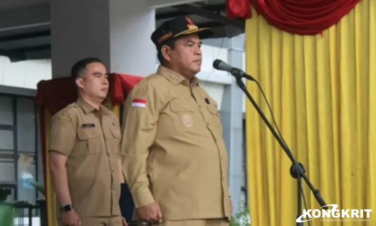 Bupati Padang Pariaman, Suhatri Bur, Memimpin Apel Gabungan untuk Capai Target Pembangunan